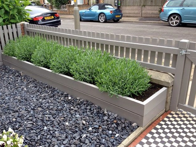 UK Fencing Regulations and what you should know, such as front garden boundary fence laws in the UK.